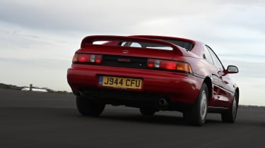 Toyota MR2 - rear tracking 